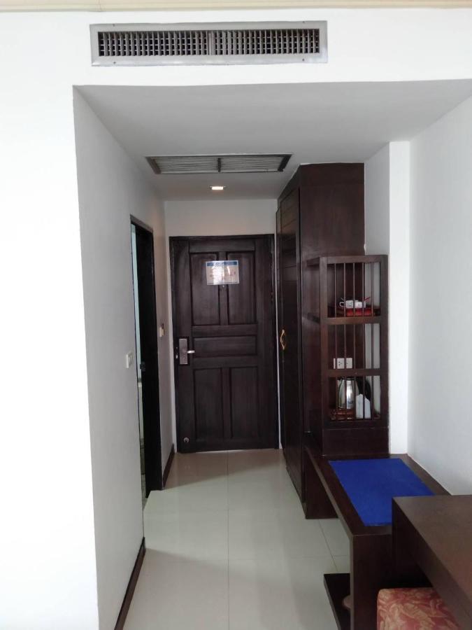 Grand Phranakhon Hotel Ayutthaya Bagian luar foto