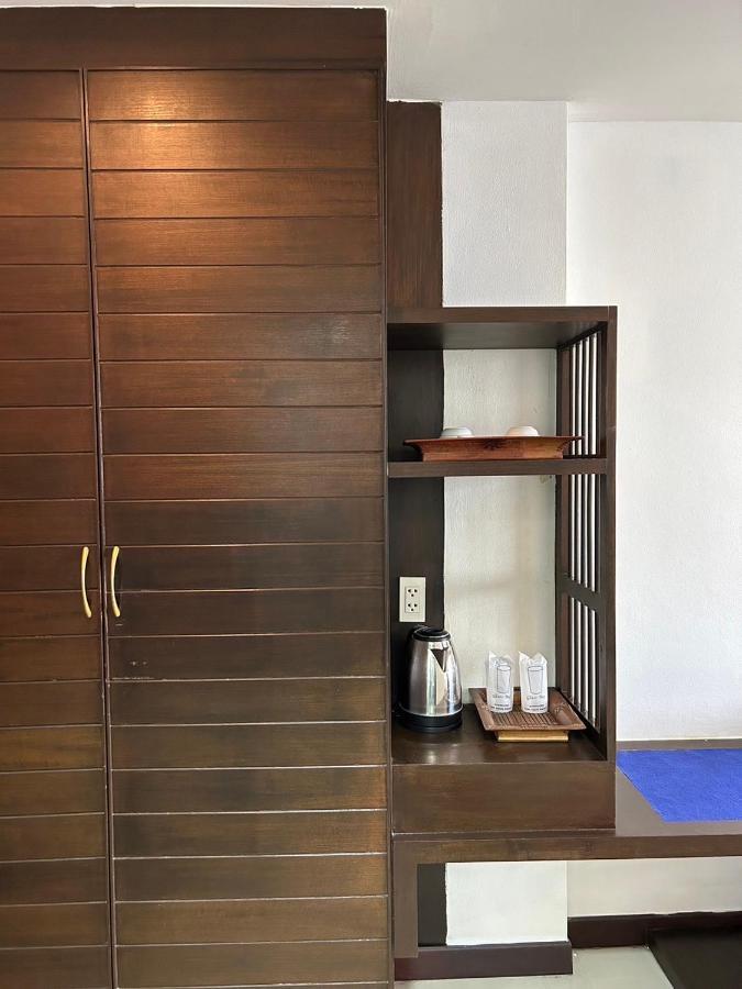Grand Phranakhon Hotel Ayutthaya Bagian luar foto