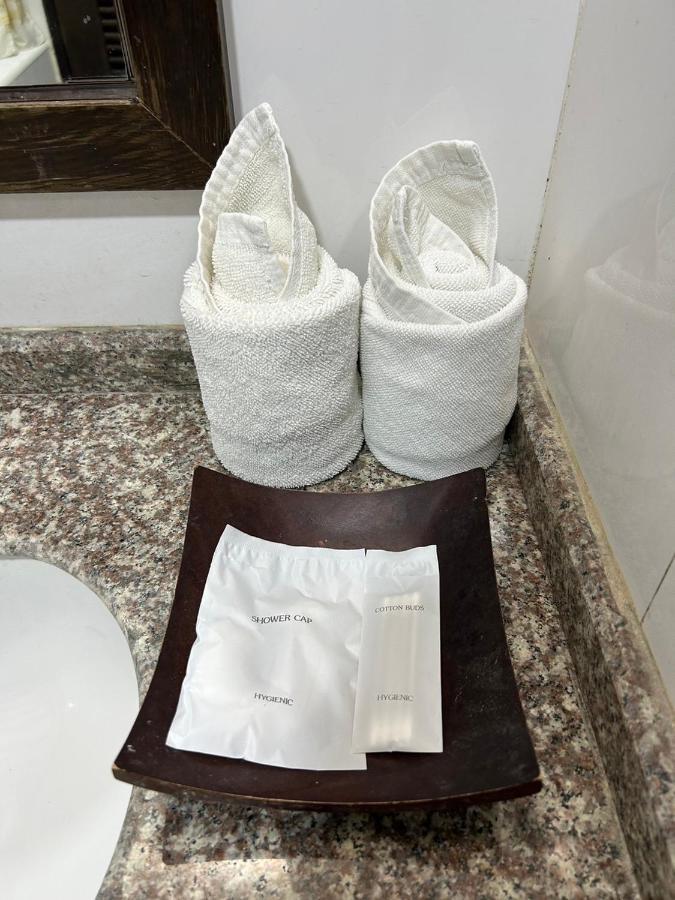 Grand Phranakhon Hotel Ayutthaya Bagian luar foto